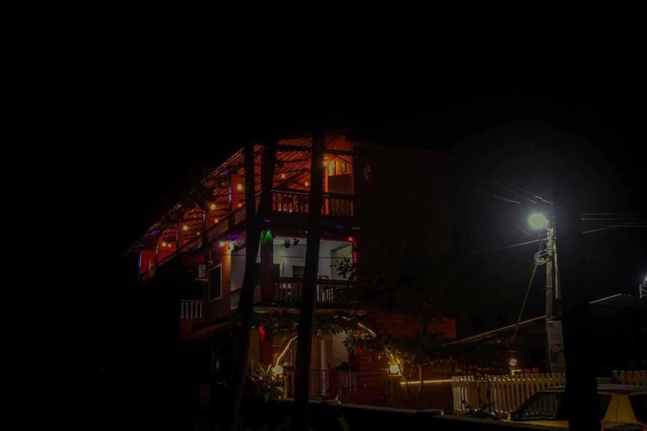 Bonds Hostel Кандолим Екстериор снимка