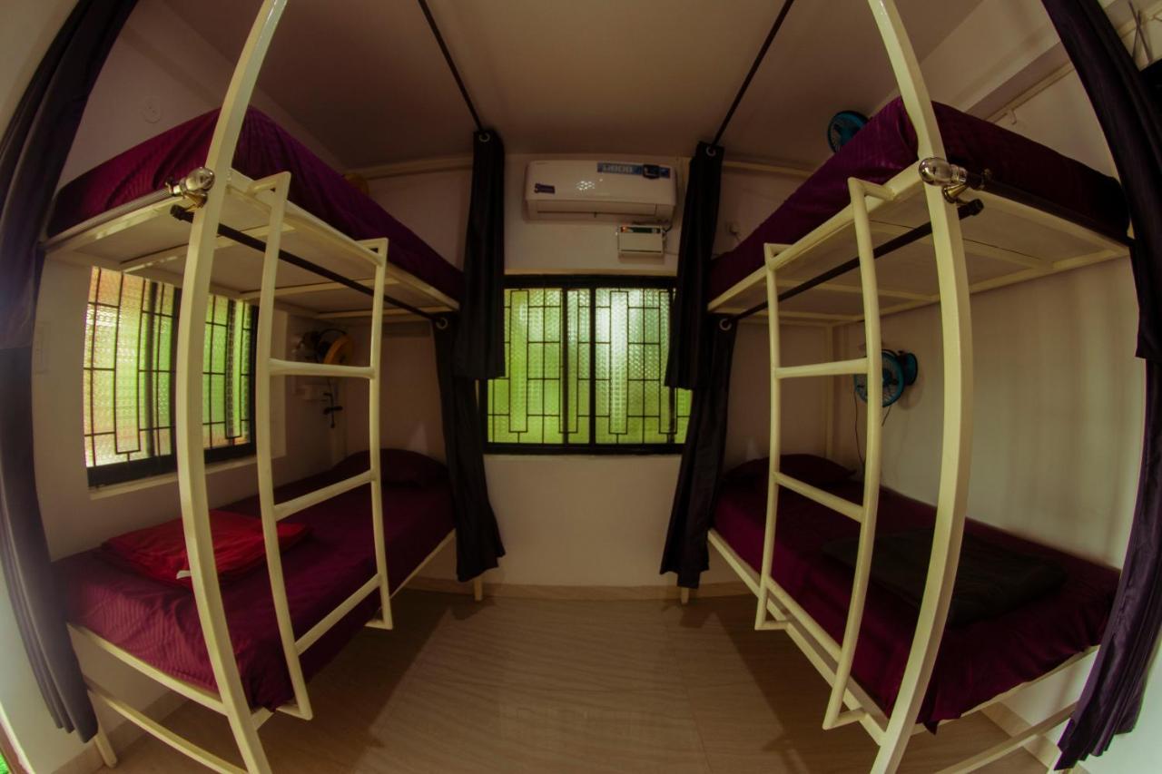 Bonds Hostel Кандолим Екстериор снимка
