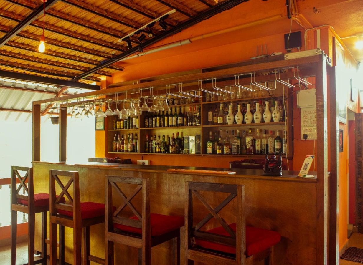 Bonds Hostel Кандолим Екстериор снимка
