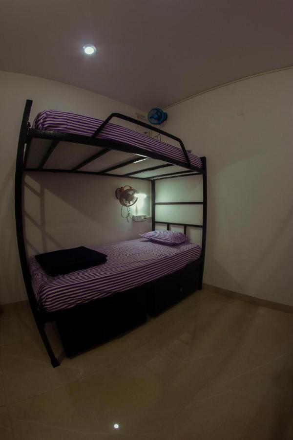 Bonds Hostel Кандолим Екстериор снимка