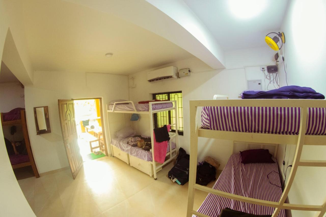 Bonds Hostel Кандолим Екстериор снимка