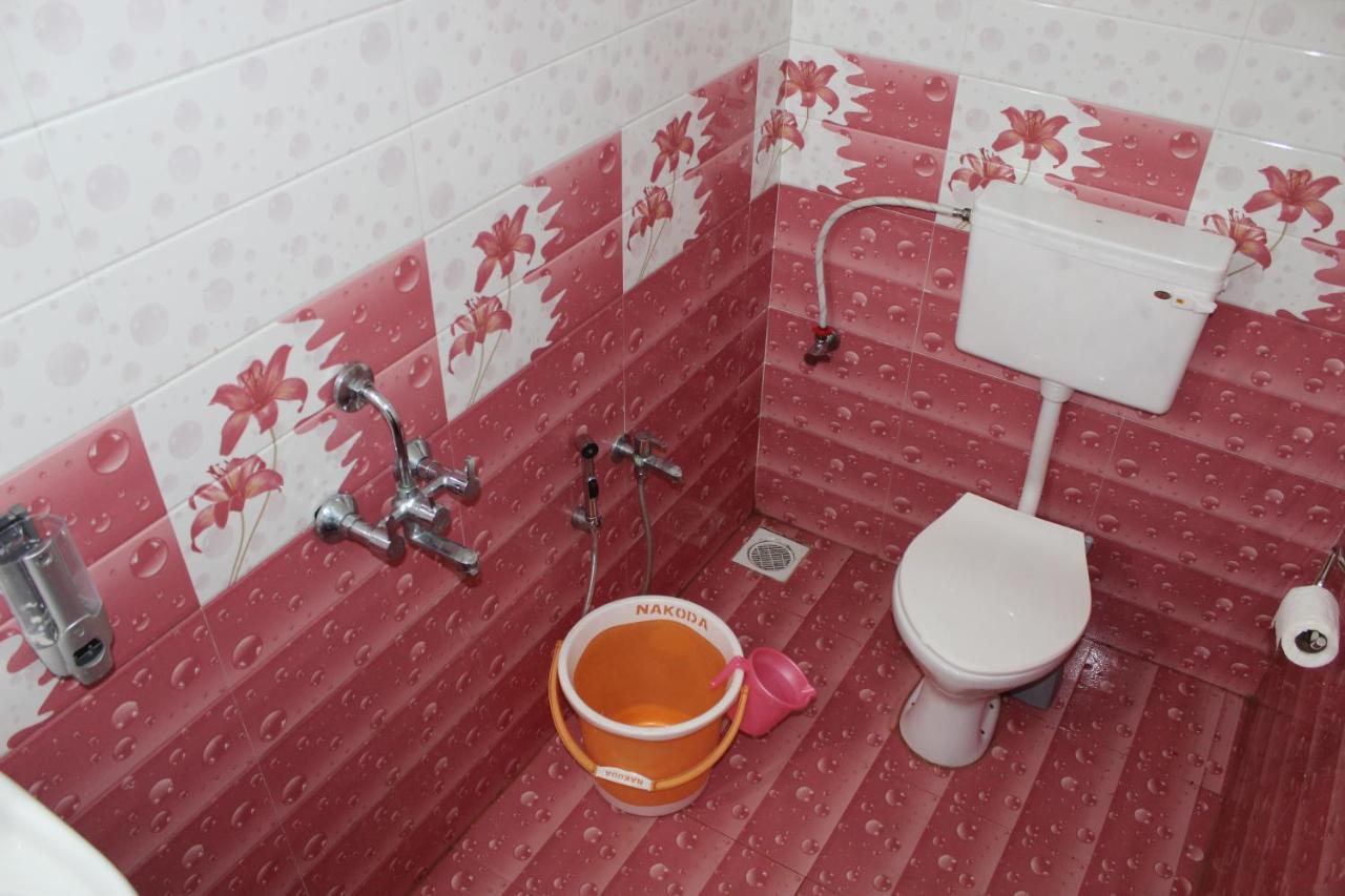 Bonds Hostel Кандолим Екстериор снимка